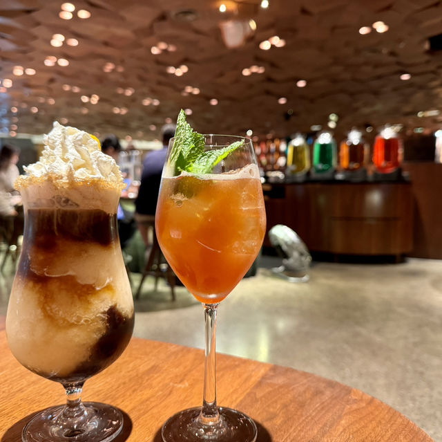 【上海】世界最大規模のスタバはお酒も飲めちゃう！