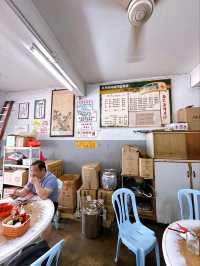 Enjoying Local Thick Black Noodles at Atap-OD Yong Peng