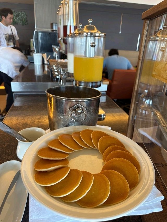 🇯🇵 Breakfast Buffet with Spectacular View in Osaka, Japan