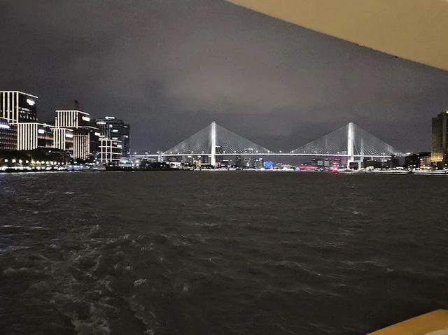 Huangpu River แม่น้ำแลนด์มาร์คของเซี่ยงไฮ้