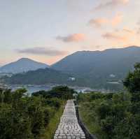 Shek O Beach: Hong Kong’s Hidden Paradise! 🌊🏖️