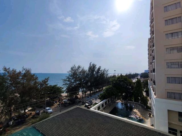 ที่พักเครือแคนทารี ติดทะเลระยองหาดแสงจันทร์