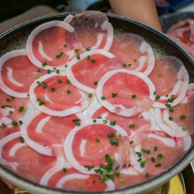 Red G Mon ร้านบุฟเฟ่ต์ปิ้งย่างแห่งใหม่คู้บอน
