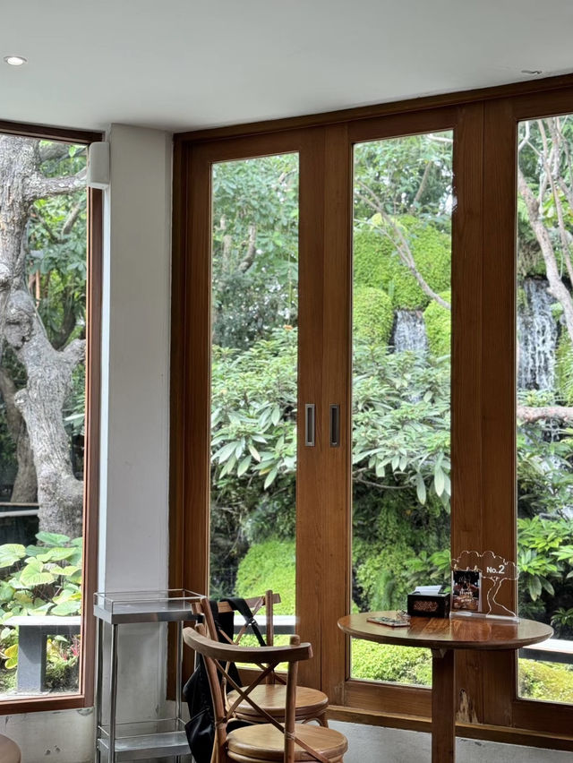 Chom Cafe & Restaurant: Where Flavor Meets Chiang Mai Charm