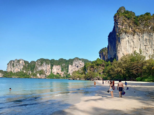 ทะเลแหวก"จังหวัดกระบี่🏞️