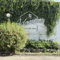 Adamus Cafe by the River ฮาลาล