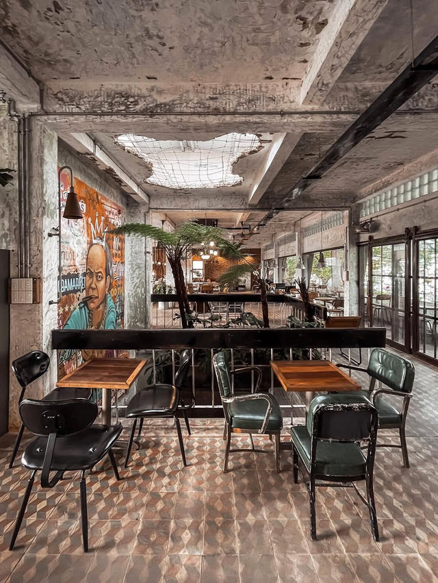 De-Po Cafe. 