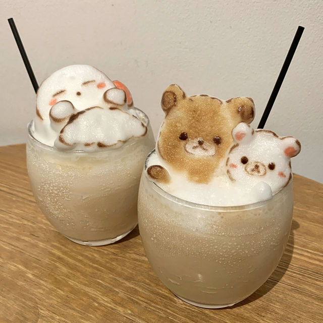 Adorable Coffee Break with 3D Latte Art🧸