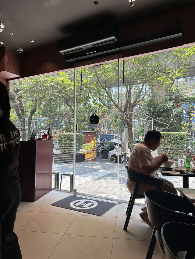 MENSHO Tokyo🍜 ราเม็งเส้นสดใจกลางพร้อมพงษ์🥰