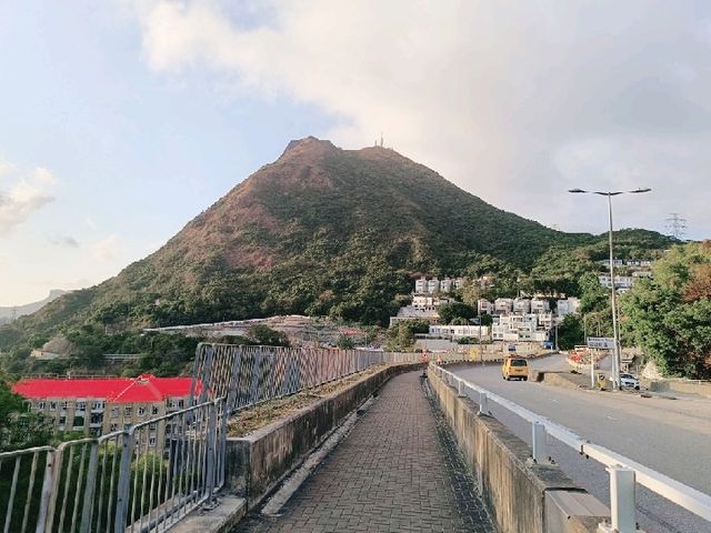 遊香港：觀塘山上安達臣發展區景色