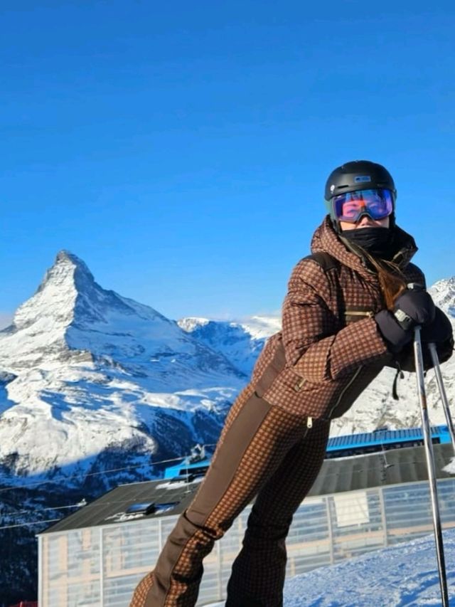 Zermatt: Skiing with a View of the Matterhorn! 🏔️❄️⛷️