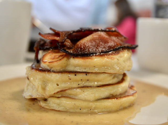 A Must-Try Breakfast Spot: Koko Head Cafe 🍳🥞