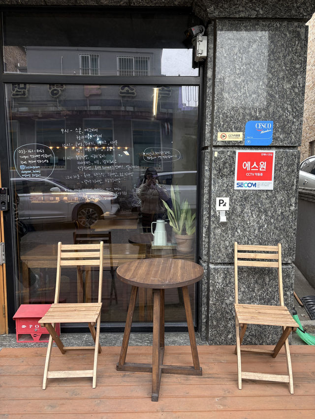 춘천 여행 필수 코스 추천:조용한 동네에 있는 ‘동내빵집’🥖