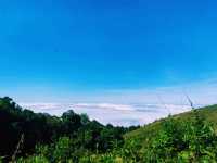 泰國清邁著名茵他農國家公園景點：Kew Mae Pan Viewpoint，美麗的雲海，適合休閒徒步打卡拍照📸