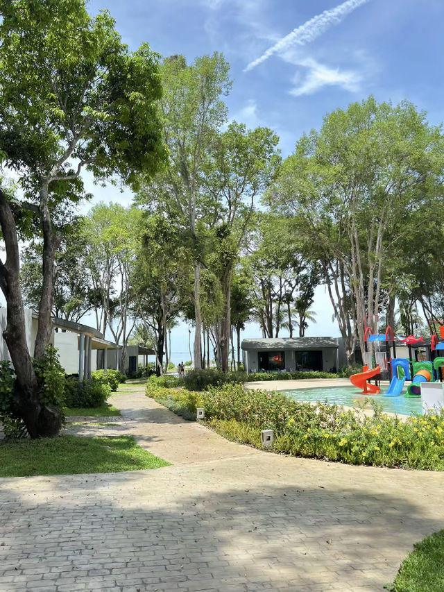 Rayong Chalet Hotel — ที่พักติดทะเล