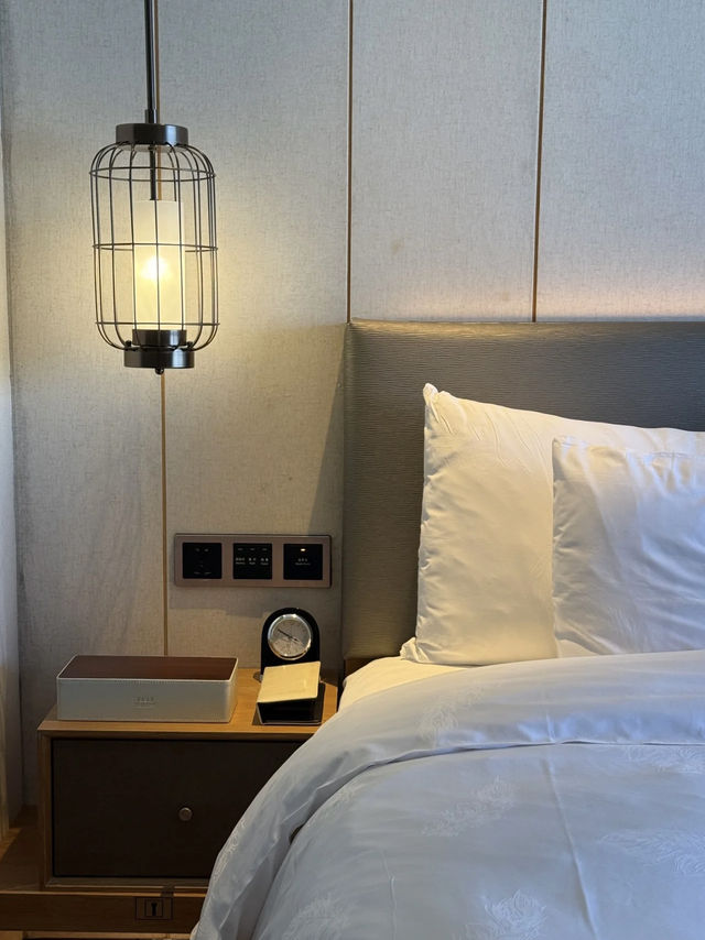 A Sleek Urban Stay at HLOG050 Guangzhou