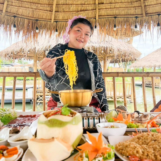 แนำนำร้านอาหารใกล้ชิดธรรมชาติ มีบ่อปลา พาฮีลใจ