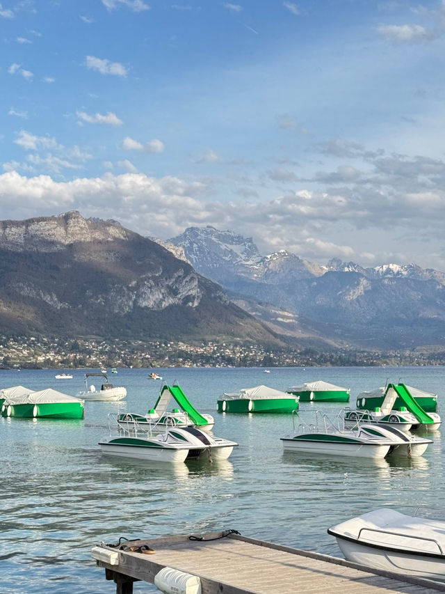 ทะเลสาบ Annecy (Lac d’Annecy) สวยเหมือนเดินบนเมฆ