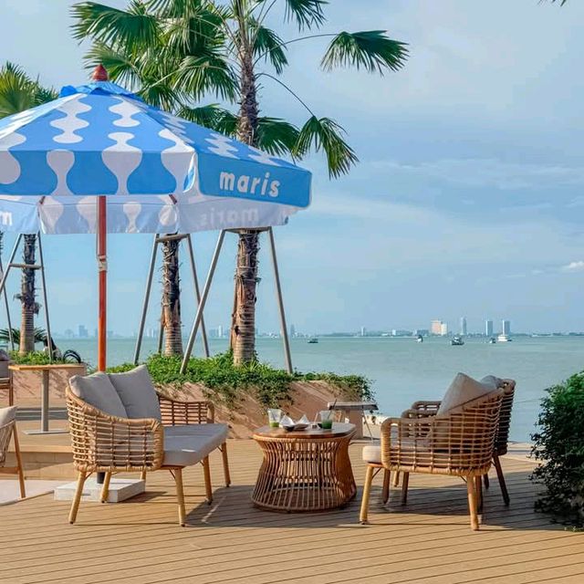 คาเฟ่ใหม่ สุดโรแมนติก วิวร้อยล้าน