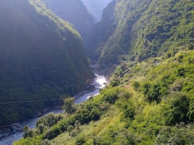 Into the Heart of the Himalayas: My Soul-Stirring Journey to Annapurna