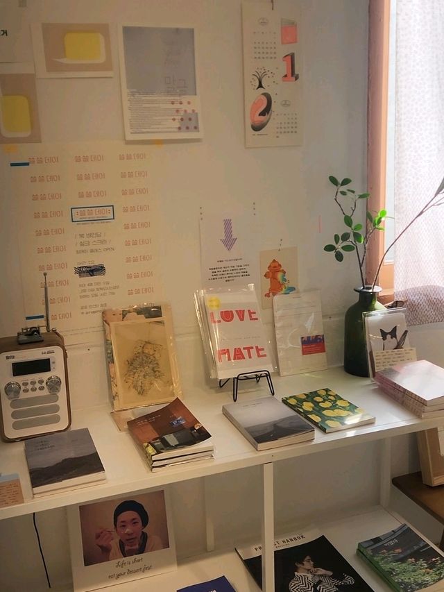 소장하고 싶은 책과 소품들로 가득한 독립서점, 책방공공📚
