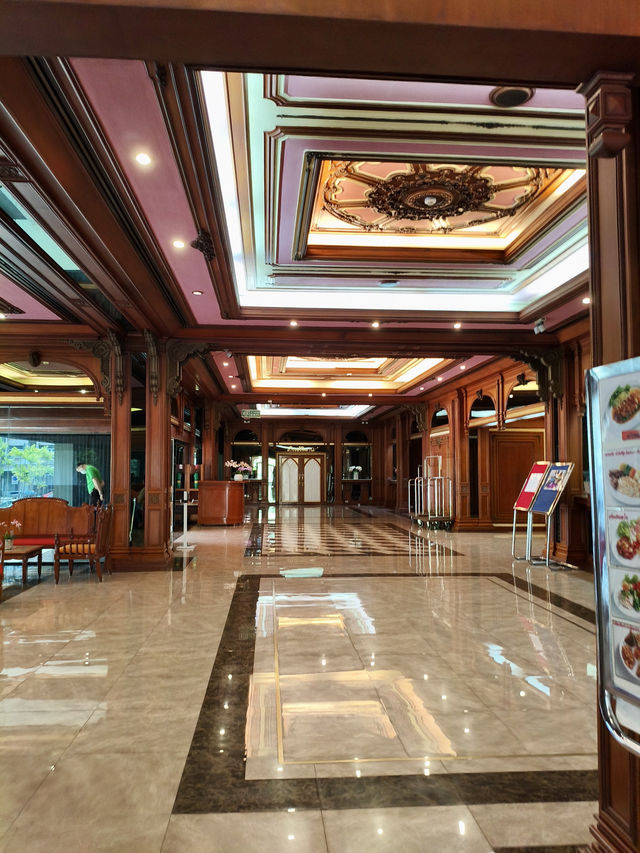  曼谷｜入住曼谷3星飯店只花900！大廳陽春卻讓我住得超安心，連當地人都默默住爆的神秘口袋名單 Mido Hotel