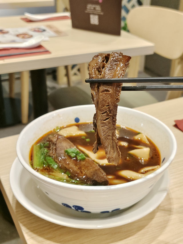 必食牛肉麵！ 手工麵富口感！