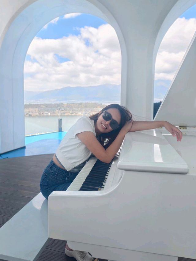 Serenity and Style: A Picture-Perfect Day at Dali’s Santorini