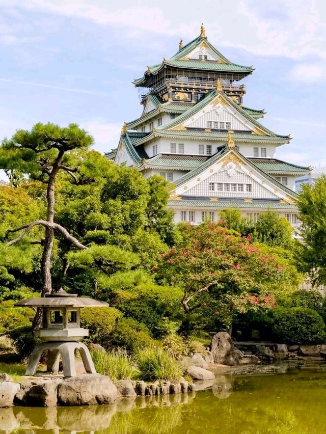 Osaka Castle Park – A Fusion of History, Beauty, and Serenity