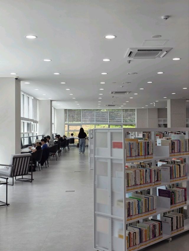 풍경까지 읽히는 도서관