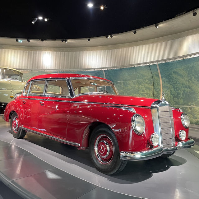  독일 슈투트가르트 메르세데스 벤츠 박물관 Mercedes-Benz Museum