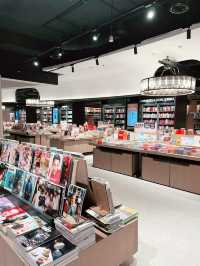 “Discover Eslite Spectrum at The Starhill KL: A Visual Wonderland”