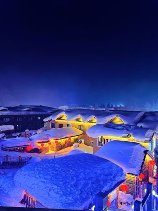 Stunning Little Mushroom Snow Houses