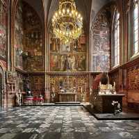 St. Vitus Cathedral in Summer: Prague’s Gothic Masterpiece Under the Sun