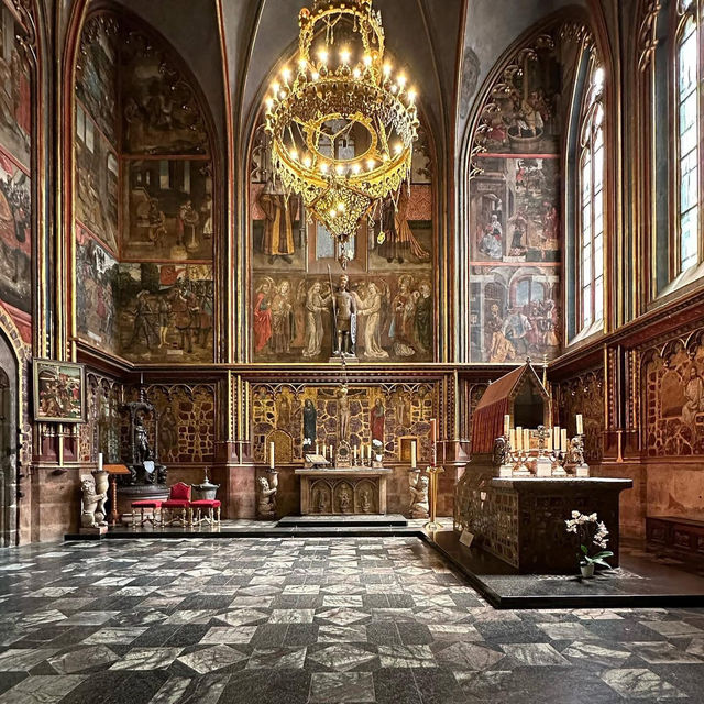 St. Vitus Cathedral in Summer: Prague’s Gothic Masterpiece Under the Sun