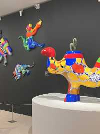 นิทรรศการศิลปะของ Niki de Saint Phalle ที่ Aix