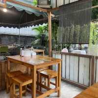 ร้านตั้งใจเคี้ยว ก๋วยเตี๋ยวย่านพัฒนาการ กทม.