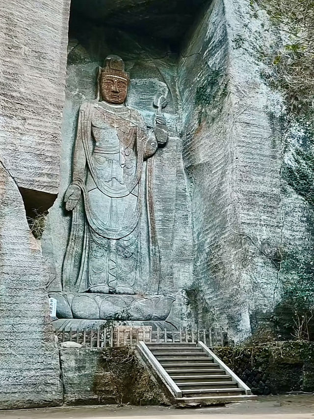  วัดนิฮอนจิ สัมผัสพระพุทธรูปหินยักษ์กลางธรรมชาติ