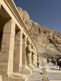 Luxor Travel Guide: Temples, Tombs & Sunrise Balloons
