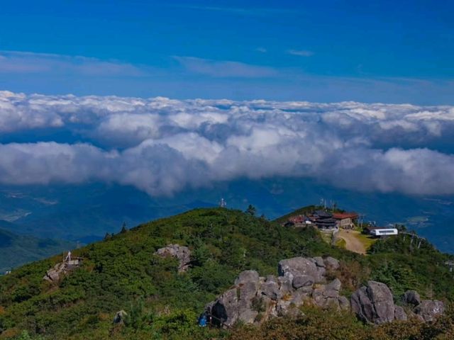 Big Views, Chill Vibes, and Mountain Magic