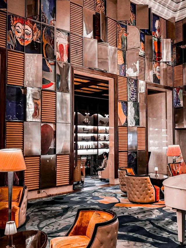 🇮🇩🌟 Jakarta’s Hidden Gem: Stay Classy at Raffles! 🏛️✨
