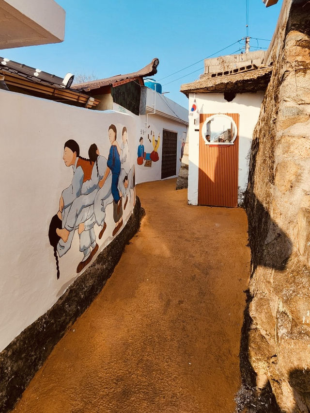 Angel Mural Village: Yeosu's Whimsical Hillside Art Walk