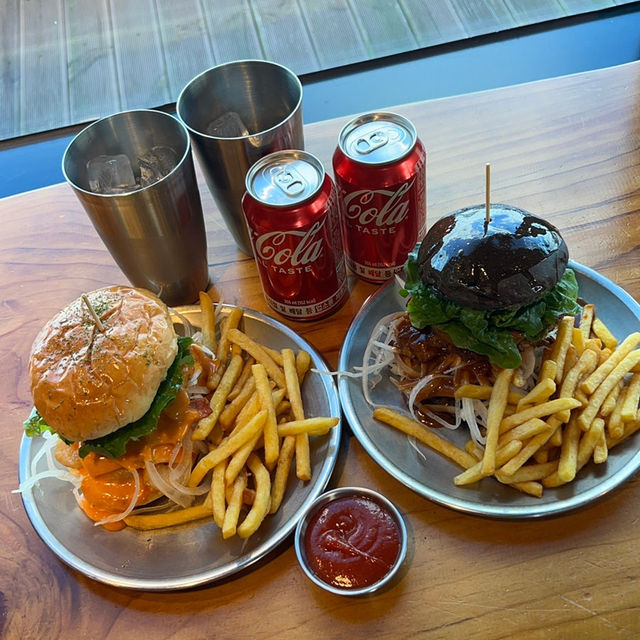 수제버거 맛집 성산일출봉 카페 '온더스톤 브런치카페' 