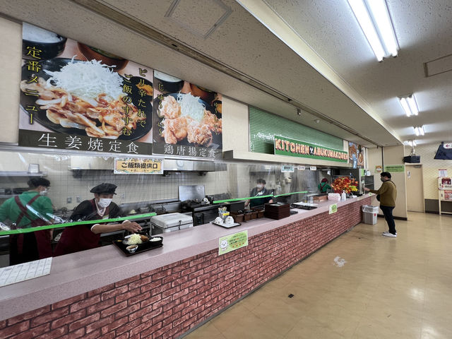 🚗 A Bustling Highway Break: Quick Lunch at Abukuma Kogen SA