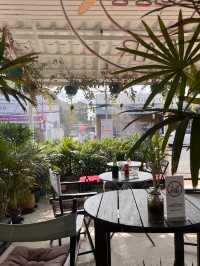 Grow High: Island Breakfast Spot