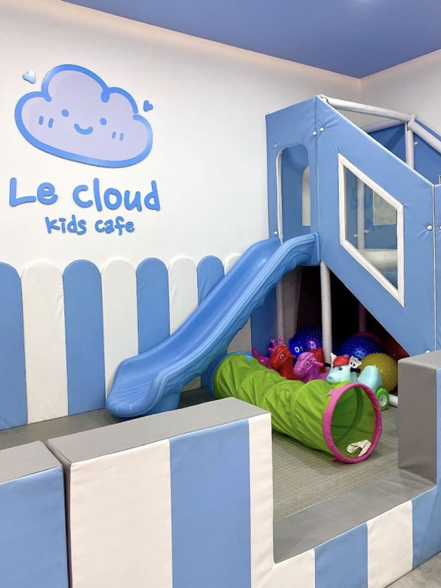 Le Cloud Cafe Desaru, Family Friendly Comfort with a Whimsical Touch