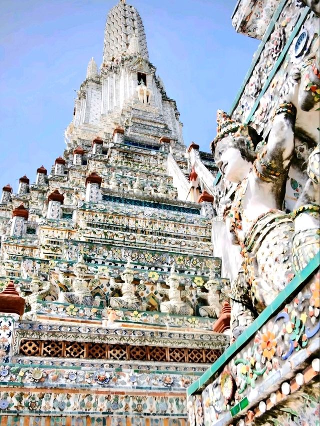 A Peaceful Morning at the Temple of Dawn (Wat Arun)