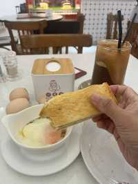 Ah Ma Café, Pudu: Where Nostalgia Meets a Western Wink