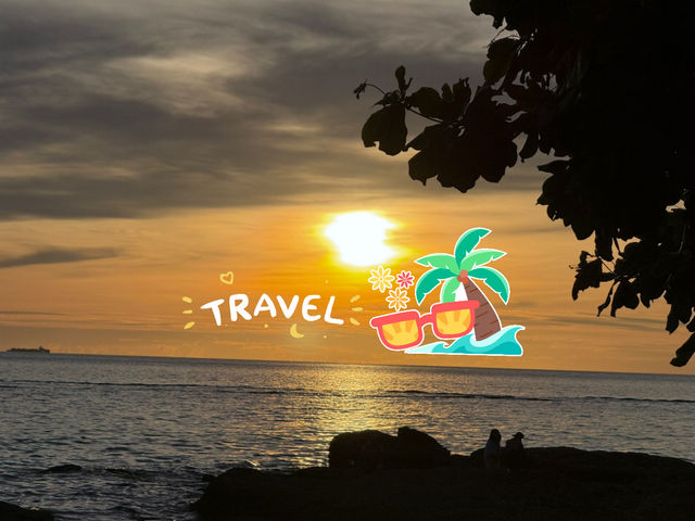 นั่งโง่ๆริมทะเล🏝️
