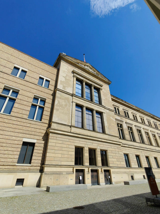 🏛️ ☀️ Museum Island